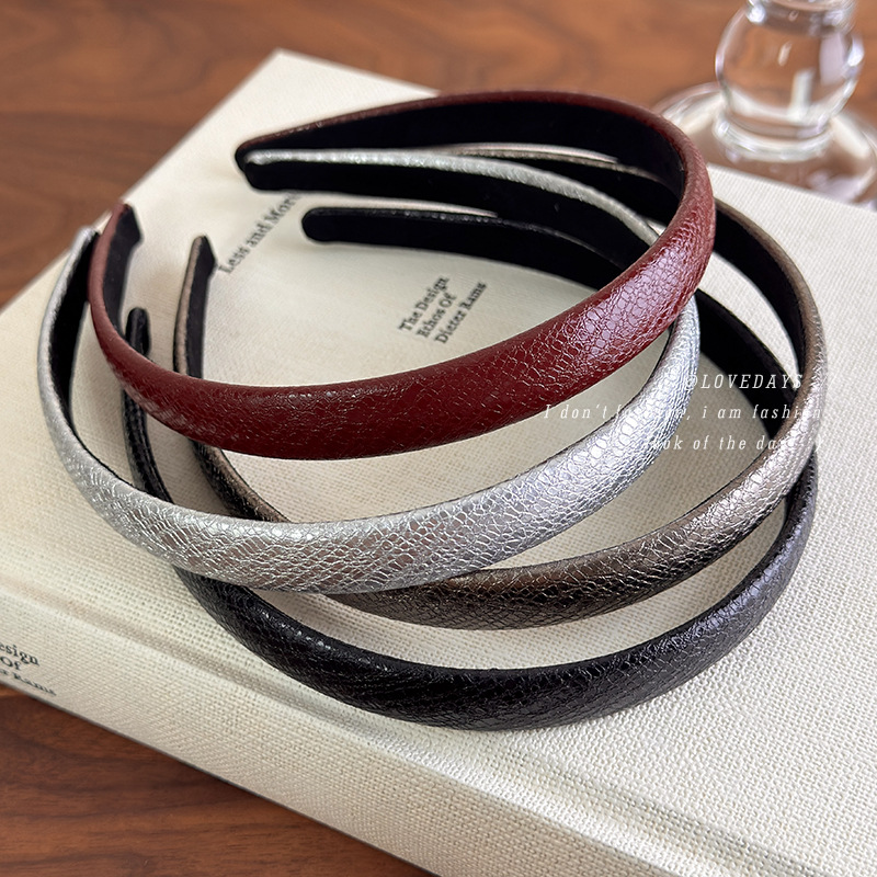 Leatherwork Rings - Tiara Fina de Couro Vermelho Vintage,